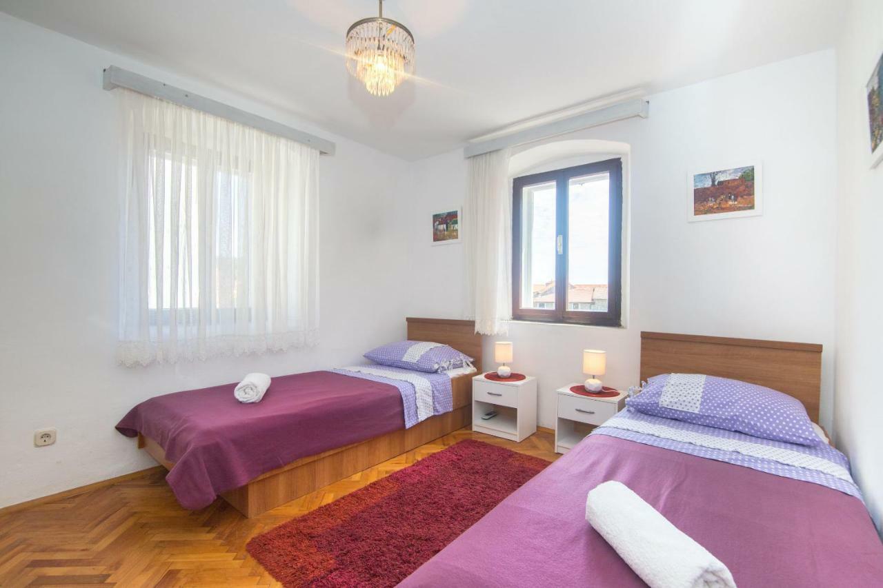 Vila House Lotties Stari Grad  Exteriér fotografie